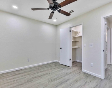 512 Morgan Drive - Photo Thumbnail 32