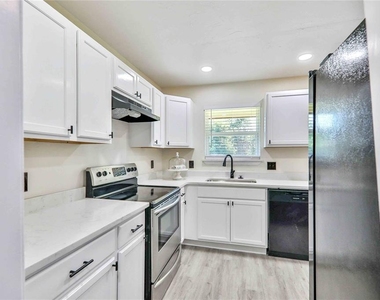 512 Morgan Drive - Photo Thumbnail 8