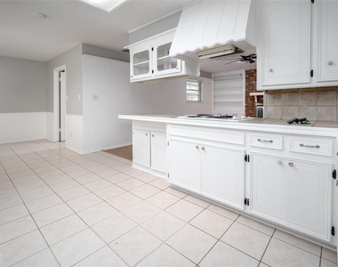 2321 Nw 48th Street - Photo Thumbnail 18