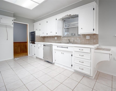2321 Nw 48th Street - Photo Thumbnail 17