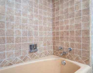 2321 Nw 48th Street - Photo Thumbnail 2