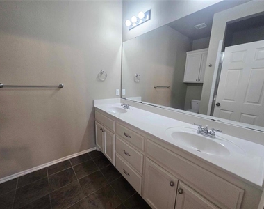 25 Nw 155th Street - Photo Thumbnail 13