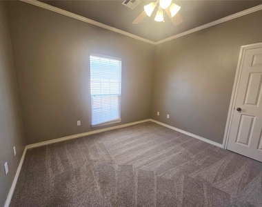 25 Nw 155th Street - Photo Thumbnail 5