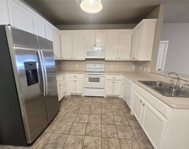 25 Nw 155th Street - Photo Thumbnail 4