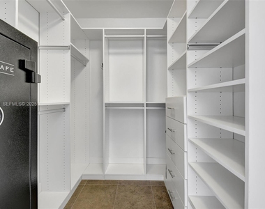 110 Se 2nd Street - Photo Thumbnail 9