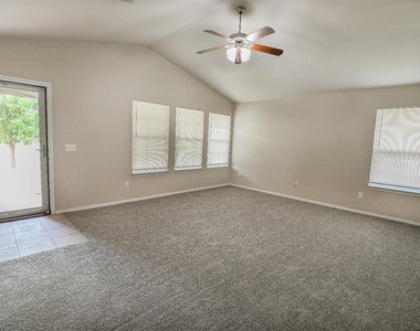 2705 Nw 187th Terrace - Photo Thumbnail 3
