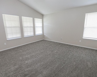 2705 Nw 187th Terrace - Photo Thumbnail 4