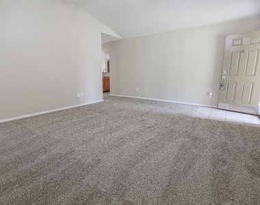 2705 Nw 187th Terrace - Photo Thumbnail 5