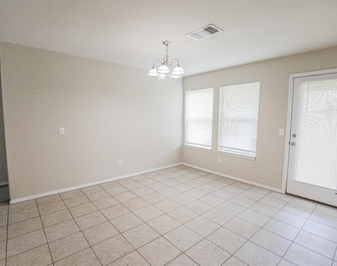 2705 Nw 187th Terrace - Photo Thumbnail 12
