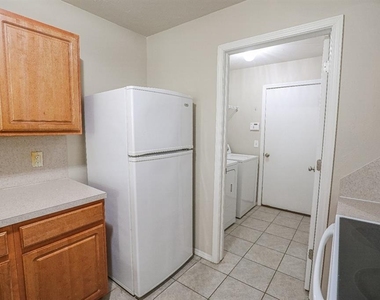 2705 Nw 187th Terrace - Photo Thumbnail 9