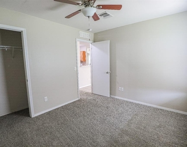 2705 Nw 187th Terrace - Photo Thumbnail 20