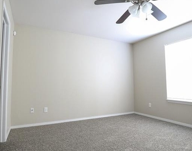 2705 Nw 187th Terrace - Photo Thumbnail 14