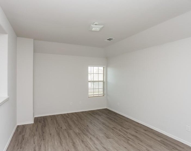 3905 Job Drive - Photo Thumbnail 8