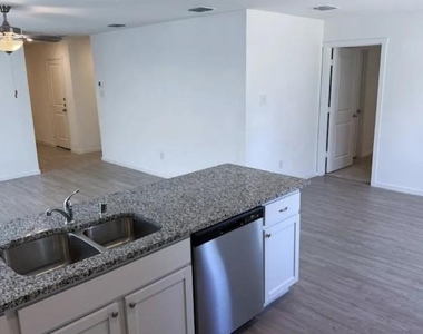 7132 Landings Edge Road - Photo Thumbnail 5