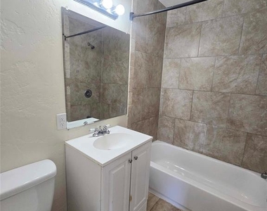 1129 Nw 82nd Street - Photo Thumbnail 7