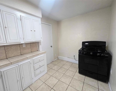 1129 Nw 82nd Street - Photo Thumbnail 4