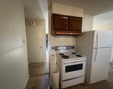 3124 Sandefer Street - Photo Thumbnail 5