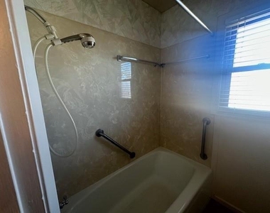 3124 Sandefer Street - Photo Thumbnail 14