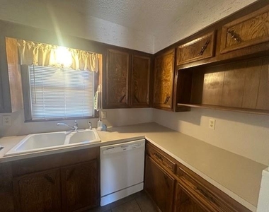 3124 Sandefer Street - Photo Thumbnail 4