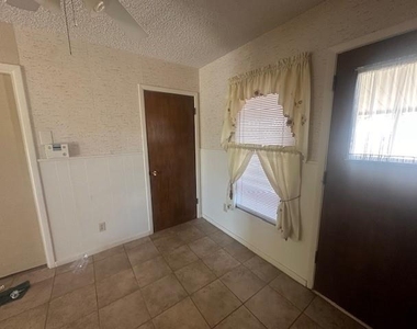 3124 Sandefer Street - Photo Thumbnail 6