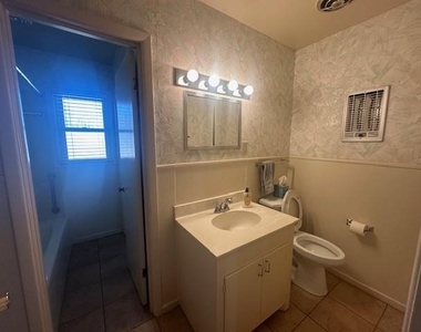 3124 Sandefer Street - Photo Thumbnail 13