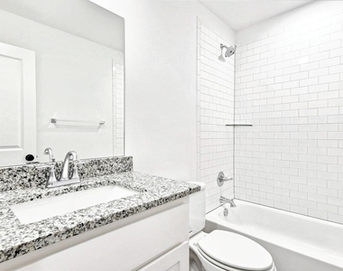 319 E Hull Street - Photo Thumbnail 11