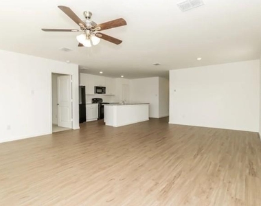 7124 Landings Edge Road - Photo Thumbnail 2