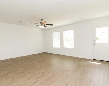 7124 Landings Edge Road - Photo Thumbnail 1