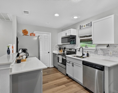 4606 County Road 408 - Photo Thumbnail 7