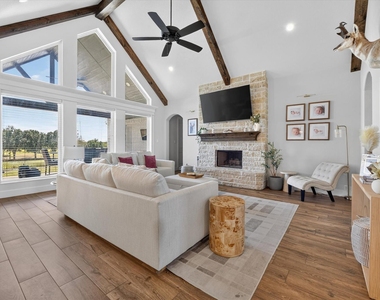 1213 Crown Valley Drive - Photo Thumbnail 12