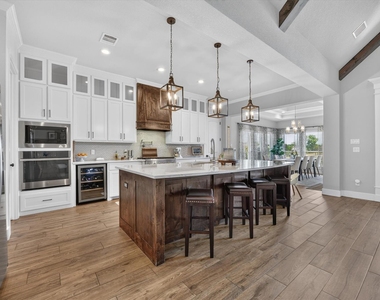 1213 Crown Valley Drive - Photo Thumbnail 10