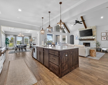 1213 Crown Valley Drive - Photo Thumbnail 11