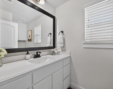 1213 Crown Valley Drive - Photo Thumbnail 24