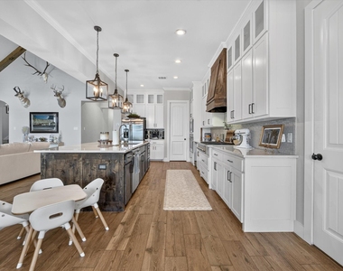 1213 Crown Valley Drive - Photo Thumbnail 8