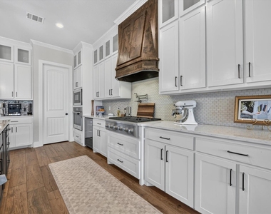 1213 Crown Valley Drive - Photo Thumbnail 9