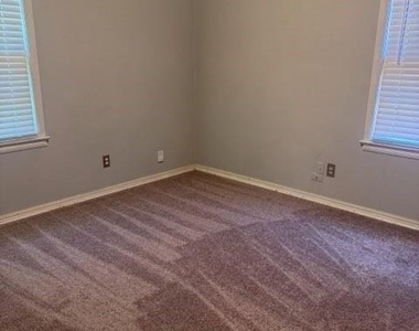 1103 Bedford Drive - Photo Thumbnail 5
