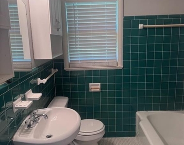 1103 Bedford Drive - Photo Thumbnail 7