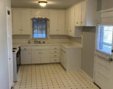 1103 Bedford Drive - Photo Thumbnail 3