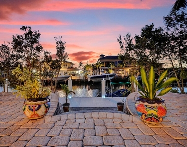 3811 Ne 26th Avenue - Photo Thumbnail 3