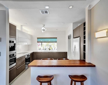3811 Ne 26th Avenue - Photo Thumbnail 8