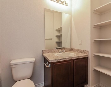 1305 Mallard Cove - Photo Thumbnail 12