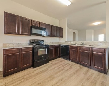 1305 Mallard Cove - Photo Thumbnail 5