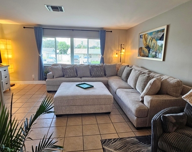 1590 Ne 23rd Terrace - Photo Thumbnail 8