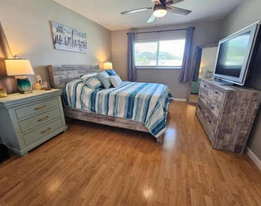 1590 Ne 23rd Terrace - Photo Thumbnail 12