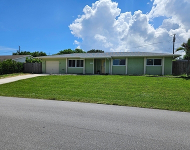 1590 Ne 23rd Terrace - Photo Thumbnail 2