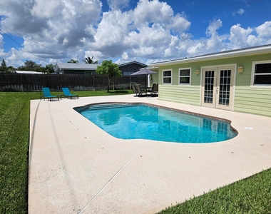 1590 Ne 23rd Terrace - Photo Thumbnail 36