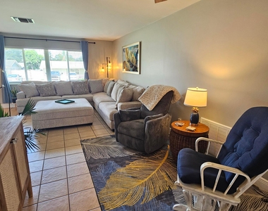 1590 Ne 23rd Terrace - Photo Thumbnail 26