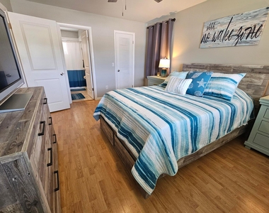 1590 Ne 23rd Terrace - Photo Thumbnail 11