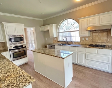 3113 Buena Vista Drive - Photo Thumbnail 6