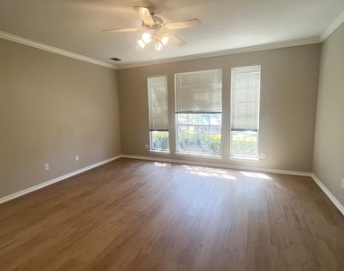 3113 Buena Vista Drive - Photo Thumbnail 10
